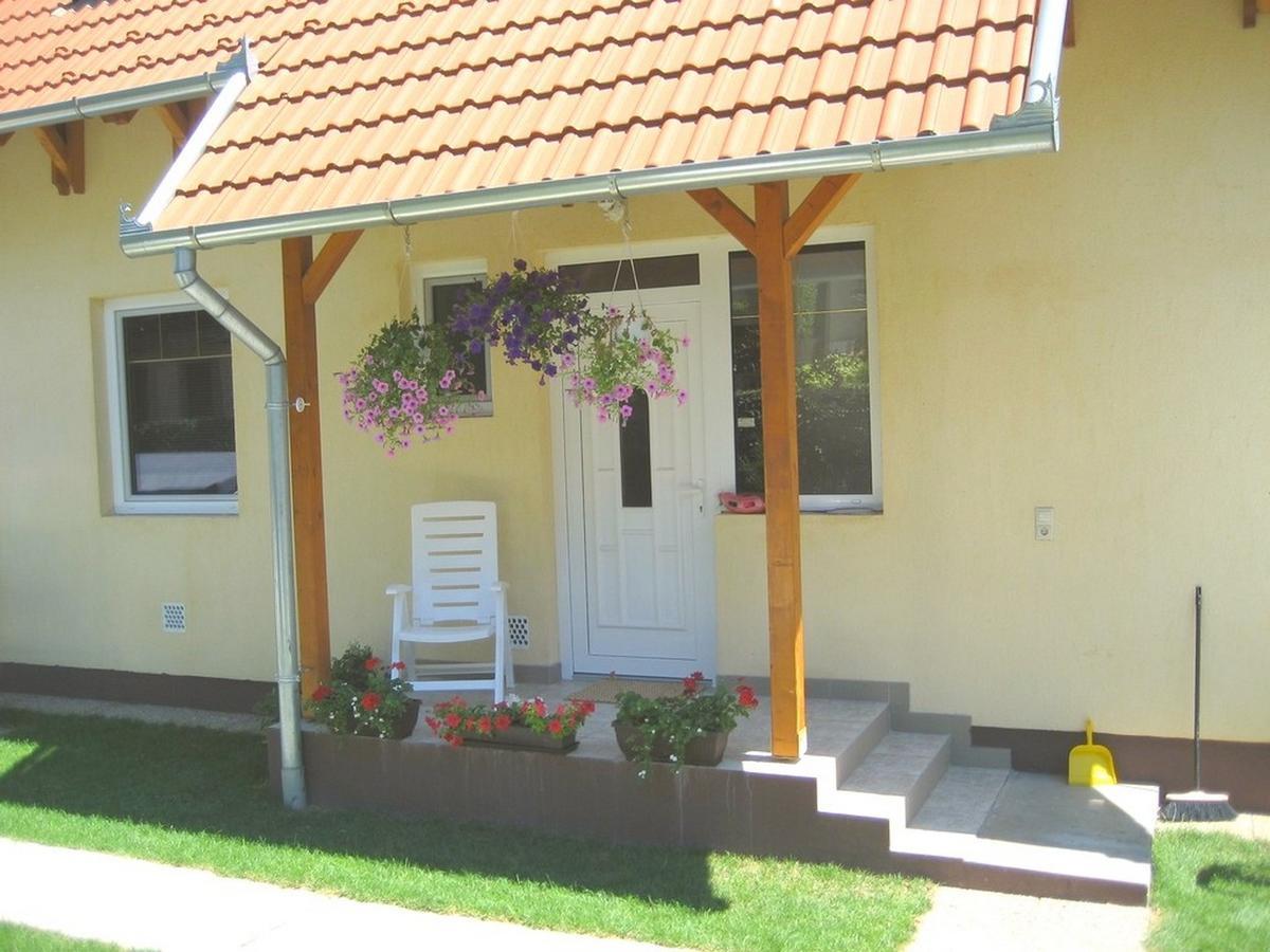Lala Apartmanok Balatonboglár Exterior foto