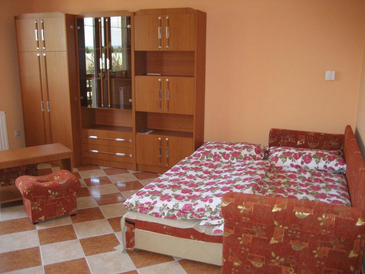 Lala Apartmanok Balatonboglár Exterior foto